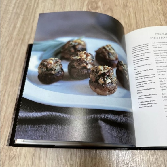 Set of Two Williams Sonoma Cookbooks Steak and Chop and Hors D’Oeuvre - Picture 5 of 12